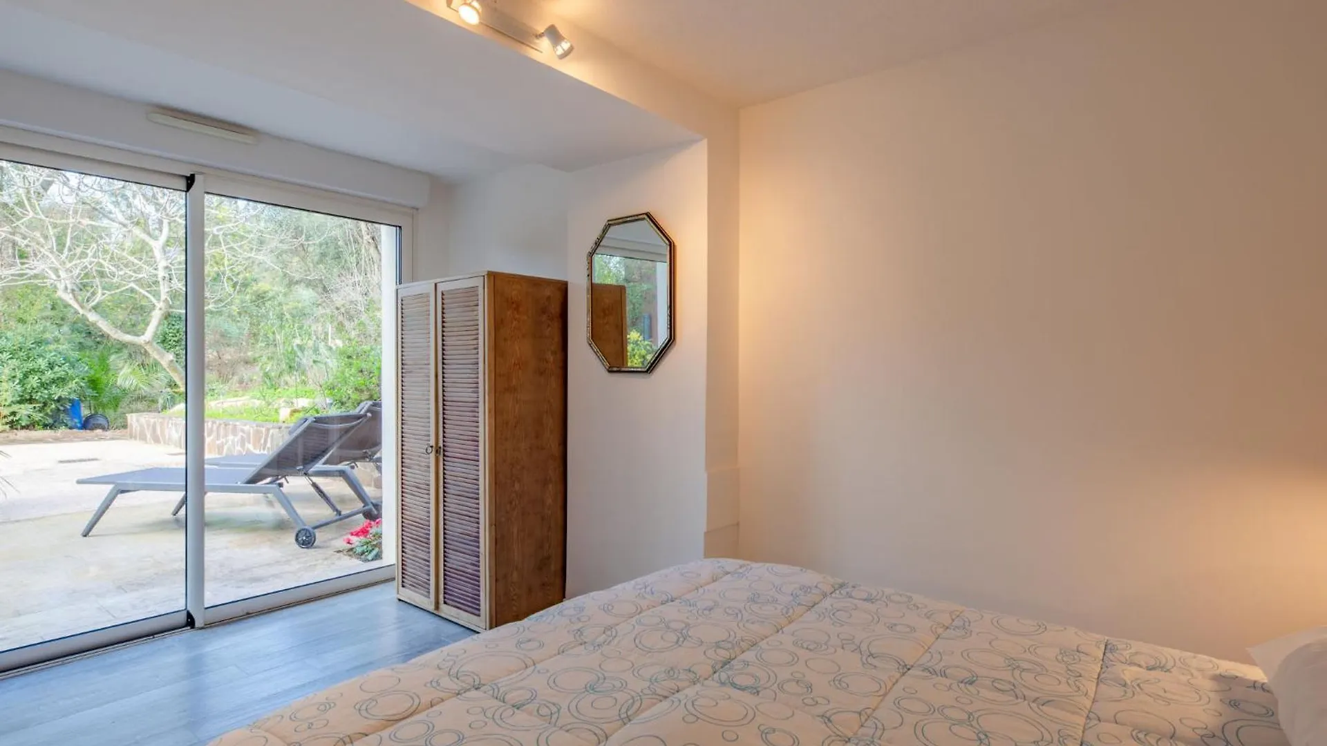 Apartment Terre De Sienne By Interhome Les Issambres 0*,
