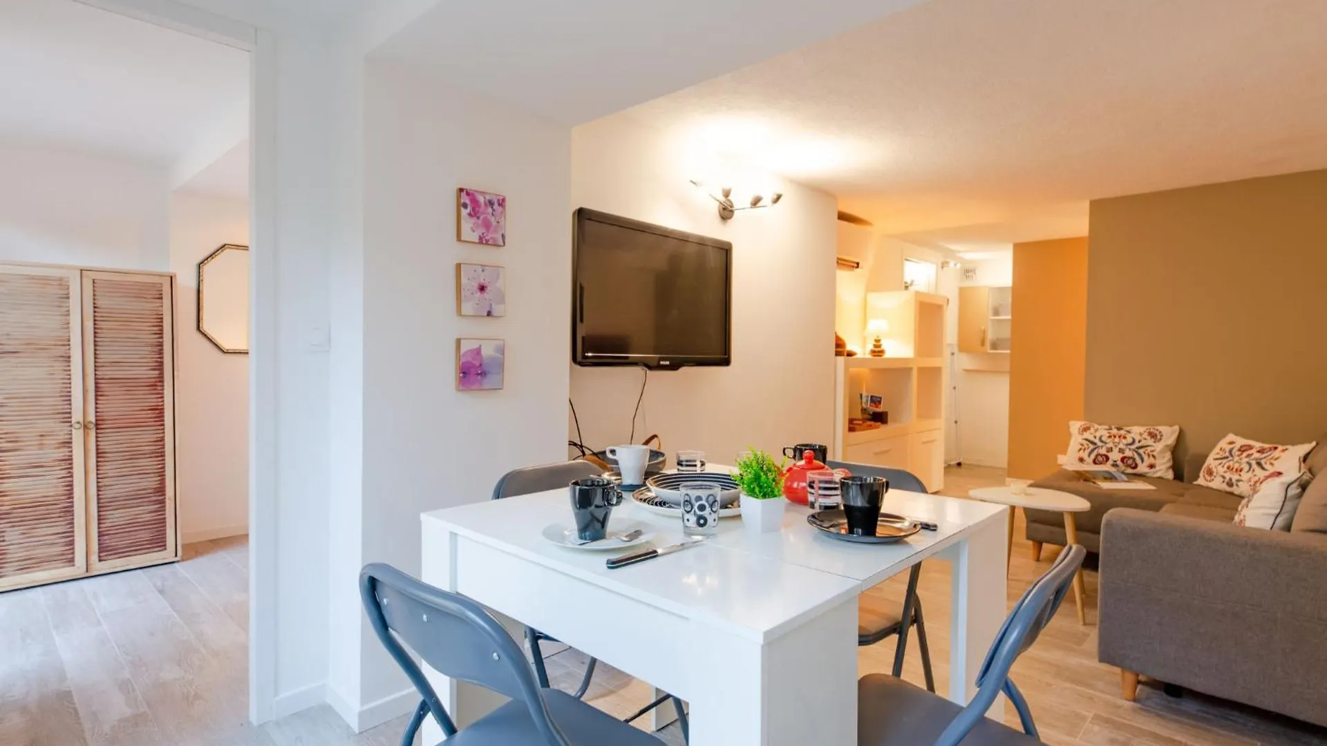 Apartment Terre De Sienne By Interhome Les Issambres 0*,